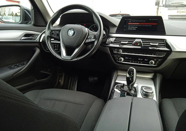 BMW Seria 5 cena 77900 przebieg: 221062, rok produkcji 2019 z Warszawa małe 466